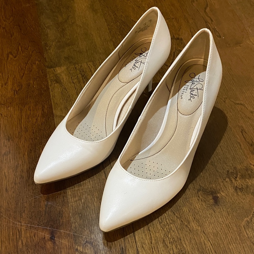 Life Stride Point Toe Heels